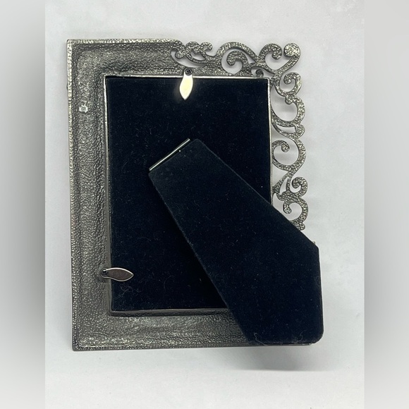 Ornate Brown and Gold Photo Frame with Angel Accents - Picture 5 of 6